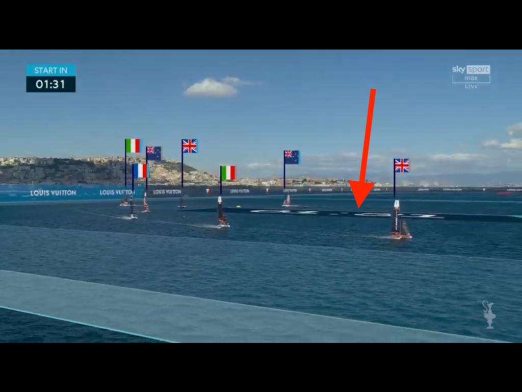 Il countdown prima della partenza proiettato in grafica virtuale sull'acqua in corrispondenza del gate
